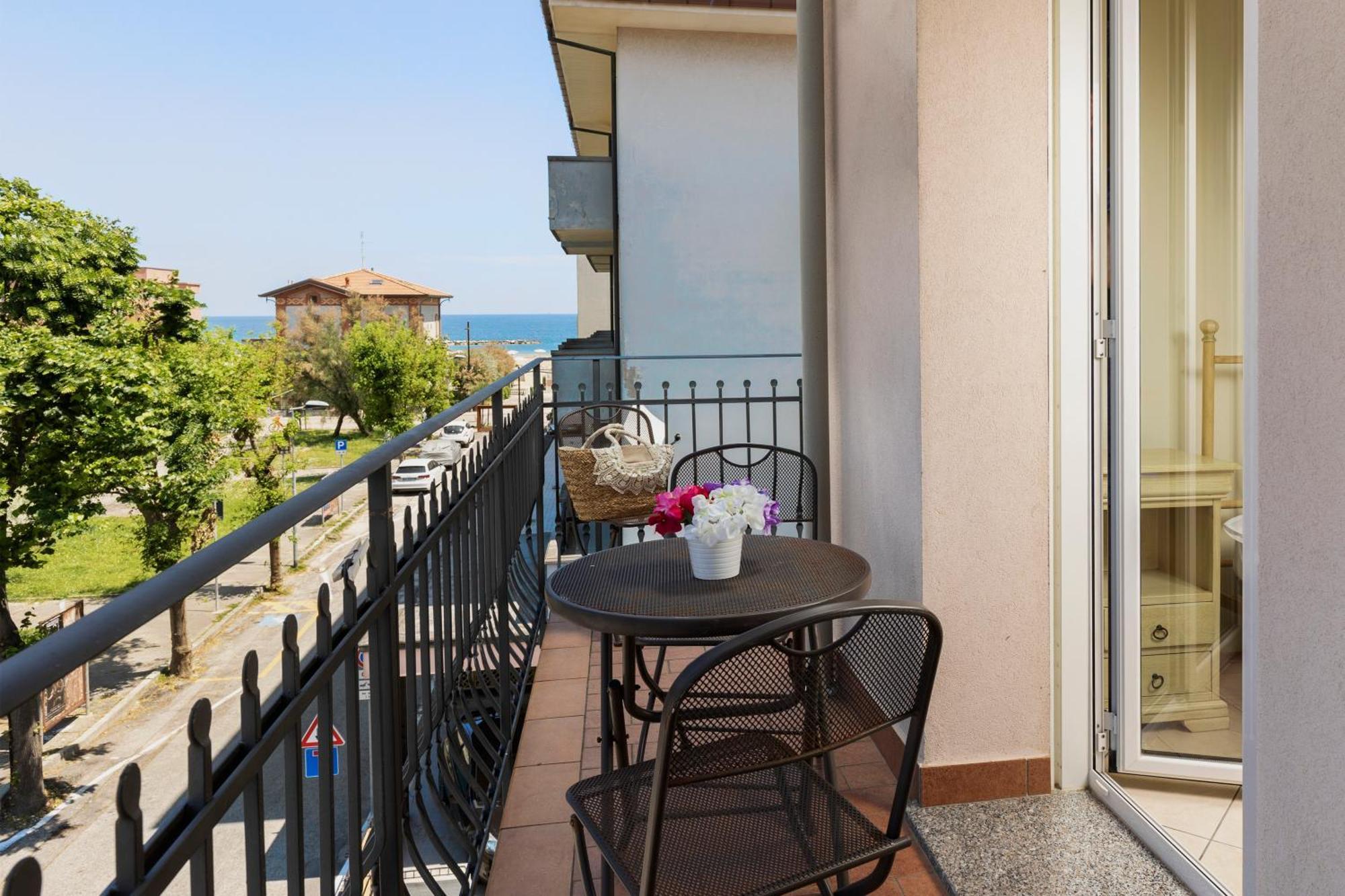 Residence Tre Trilo&Suites Rimini Luaran gambar