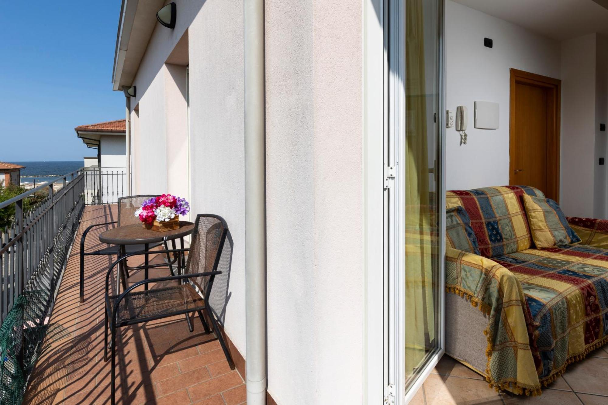 Residence Tre Trilo&Suites Rimini Luaran gambar