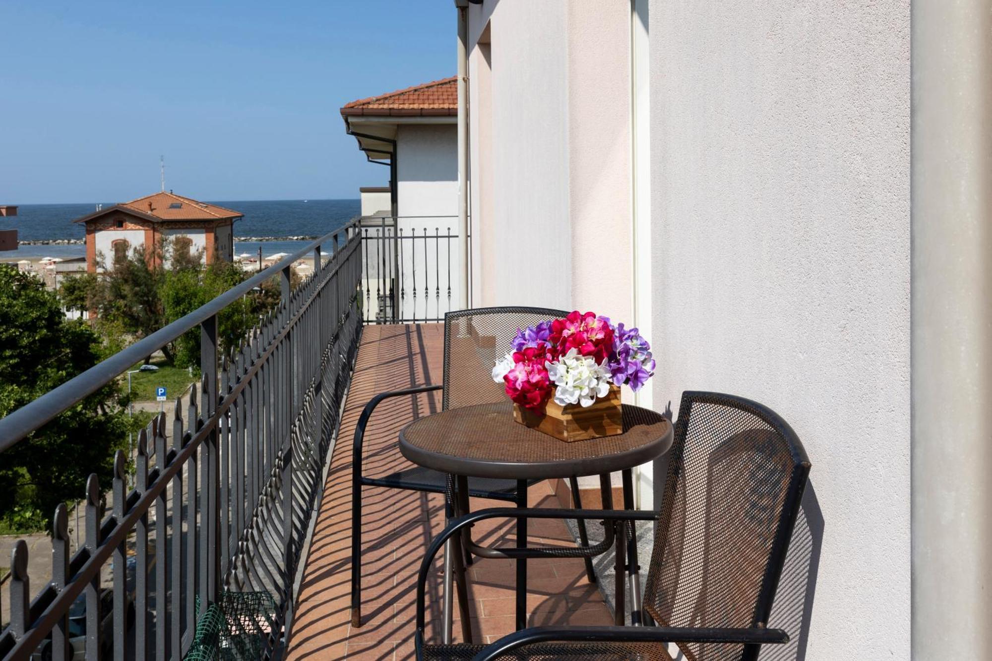 Residence Tre Trilo&Suites Rimini Luaran gambar
