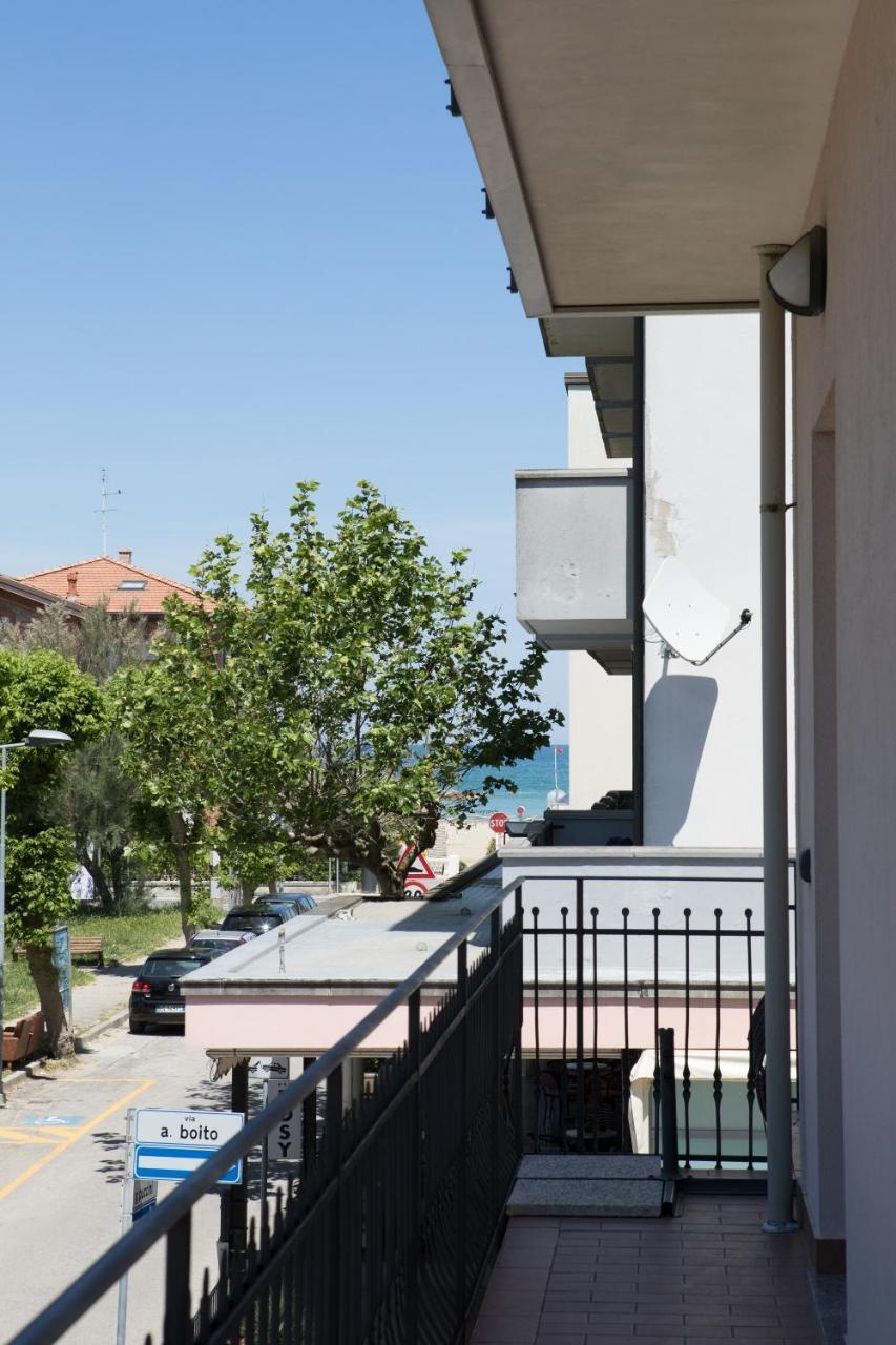 Residence Tre Trilo&Suites Rimini Luaran gambar